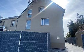 Phoenix Apartments - Monteurwohnung Mit Riesiger Parkflaeche